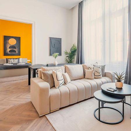 Exclusive Central 3Bedrm Stylish Residence By Prestige Homes Budapest Esterno foto