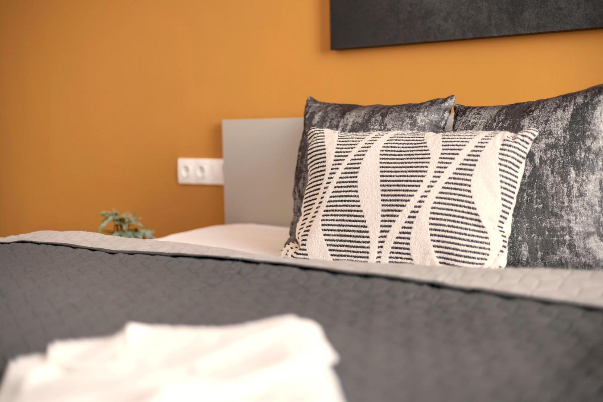 Exclusive Central 3Bedrm Stylish Residence By Prestige Homes Budapest Esterno foto