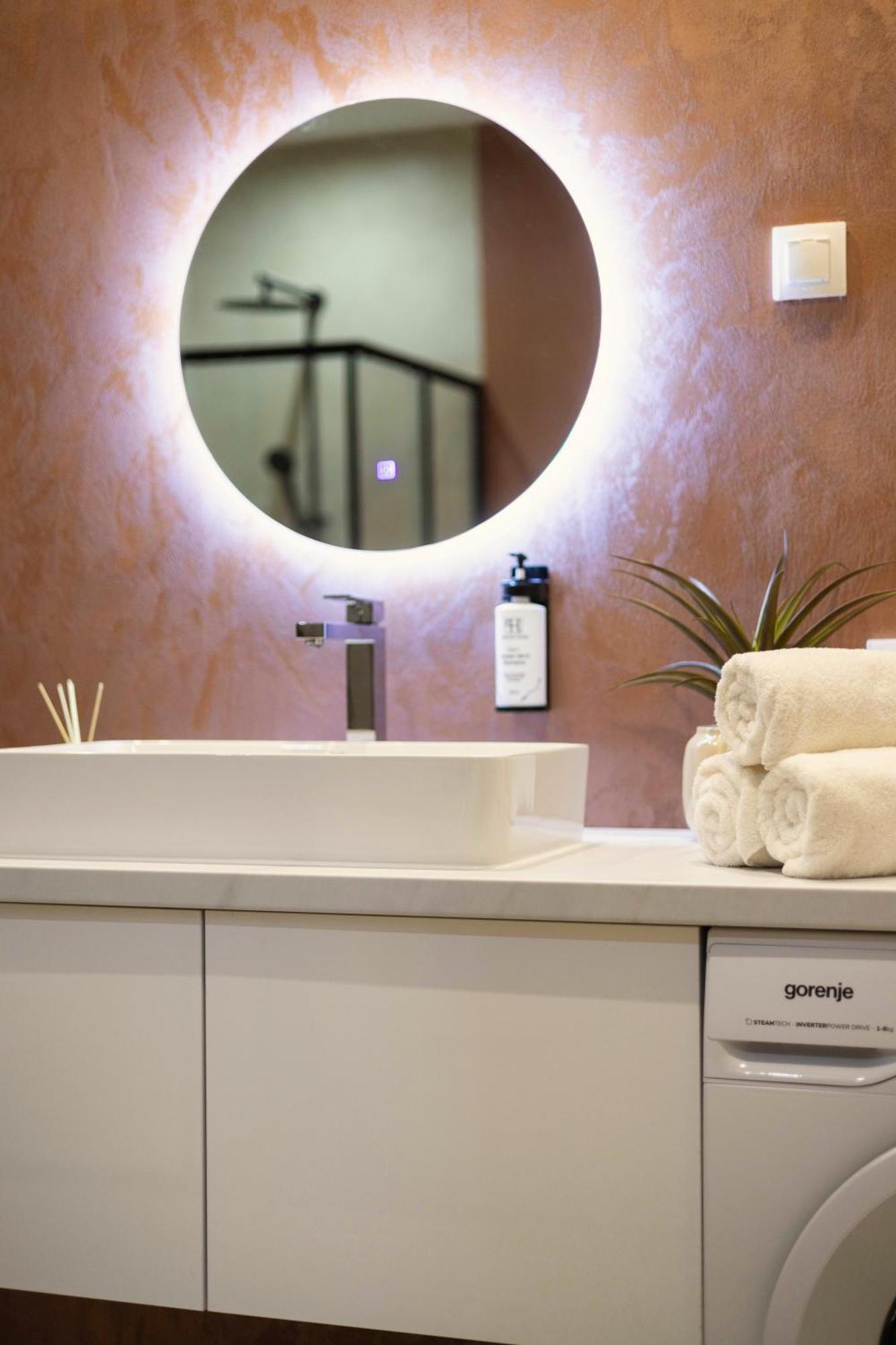 Exclusive Central 3Bedrm Stylish Residence By Prestige Homes Budapest Esterno foto