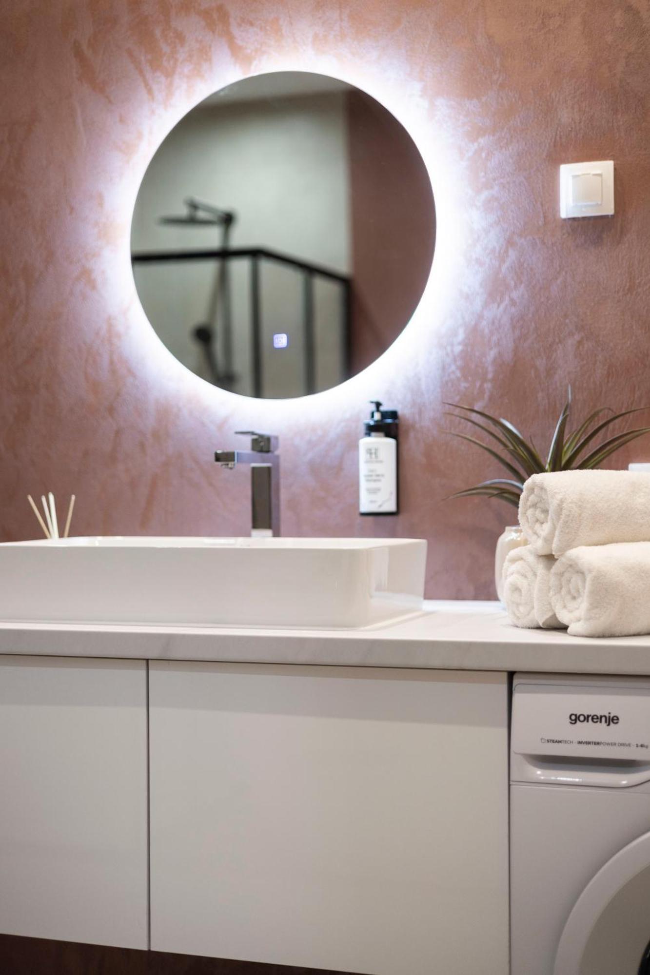 Exclusive Central 3Bedrm Stylish Residence By Prestige Homes Budapest Esterno foto