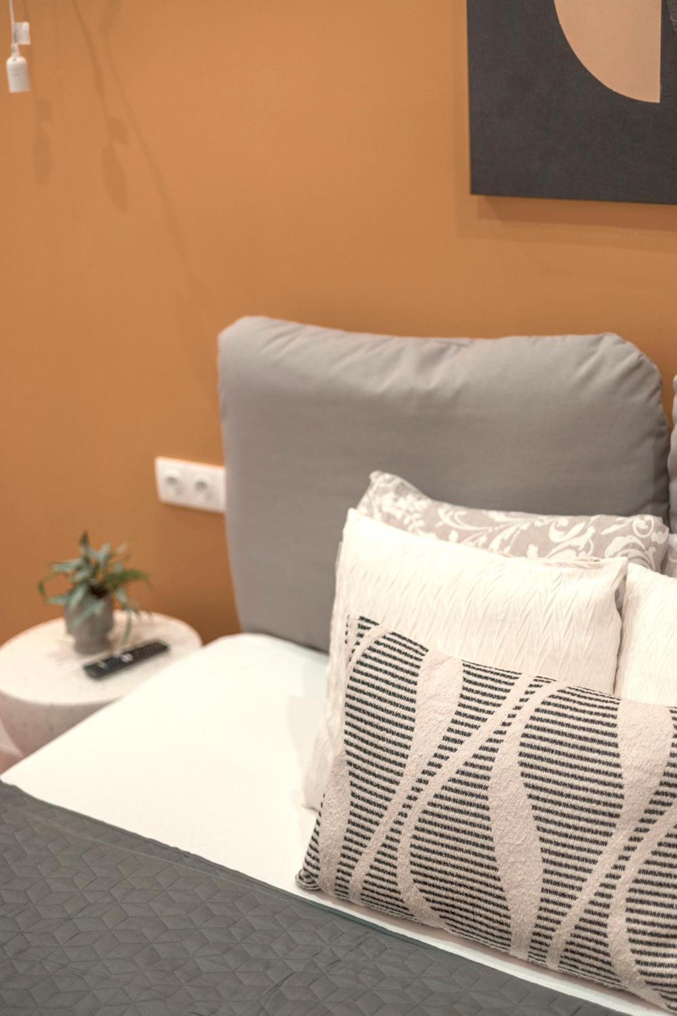 Exclusive Central 3Bedrm Stylish Residence By Prestige Homes Budapest Esterno foto